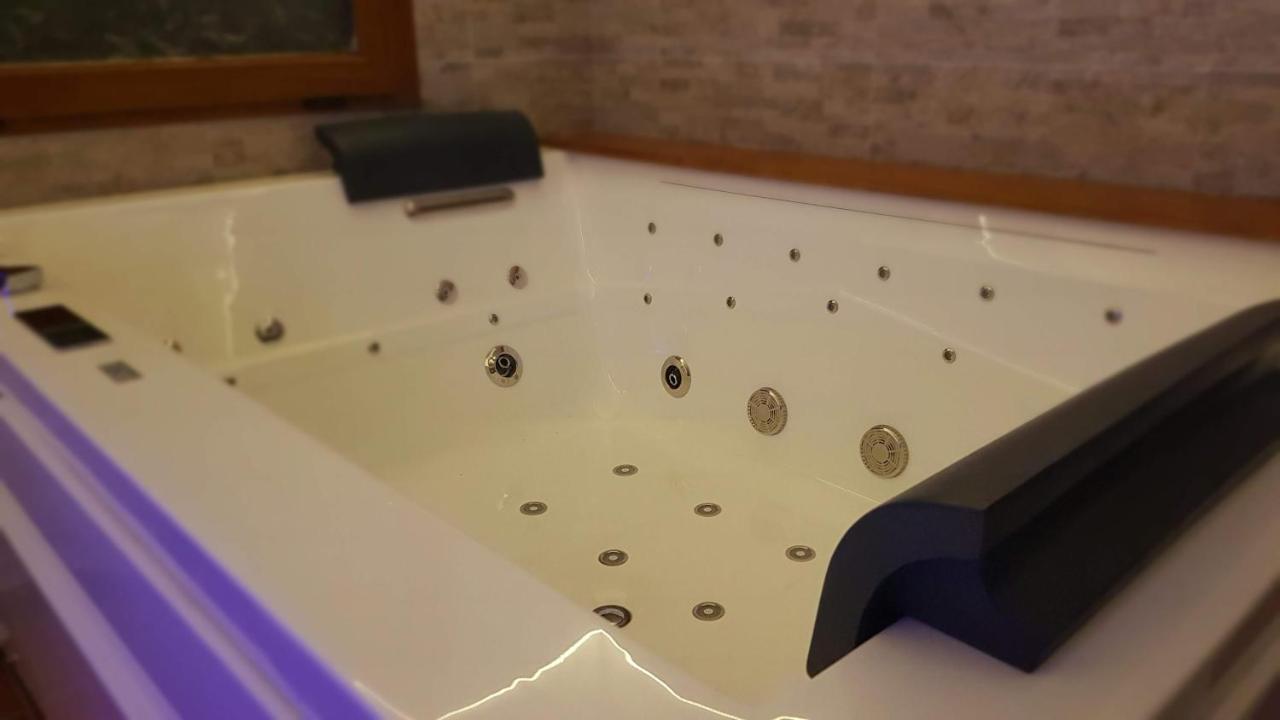 Villa Camilla - Tiny - Exclusive Pool Lucca Exteriér fotografie